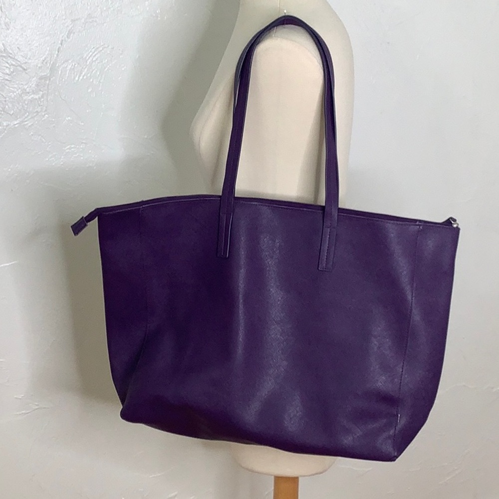 Monat Purple oversized top zippered shoulder purse bag & Cosmetic pouch NWOT - Picture 5 of 14
